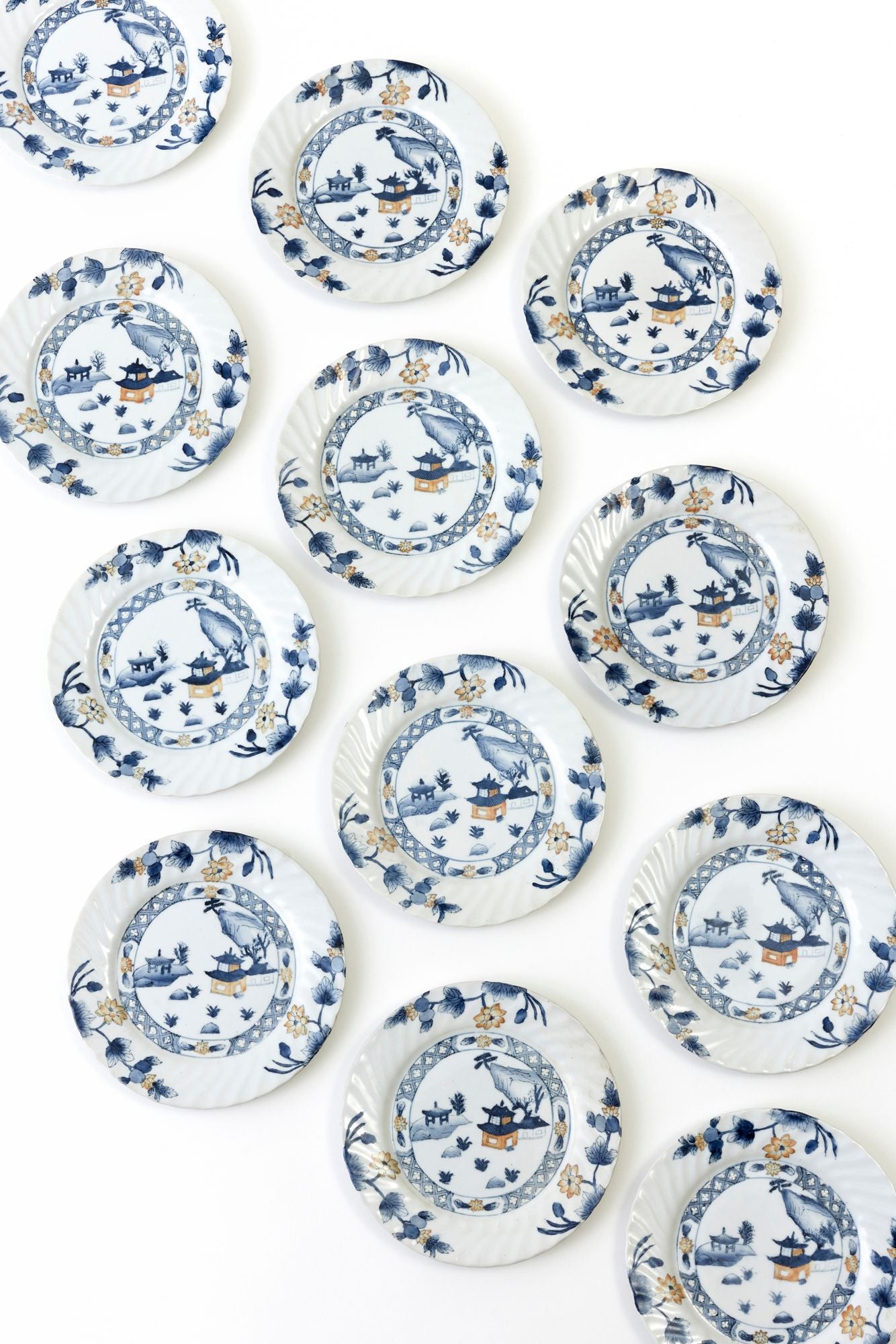 SET OF 12 VINTAGE JAPANESE B&B PLATES.