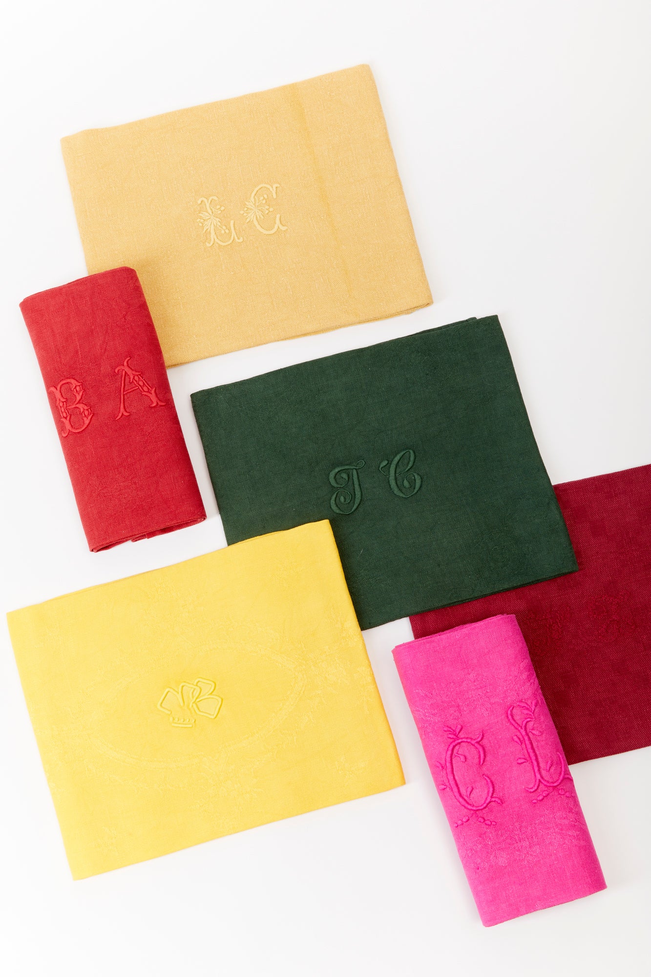 SET OF 6 VINTAGE MIXED MONOGRAM DINNER NAPKINS