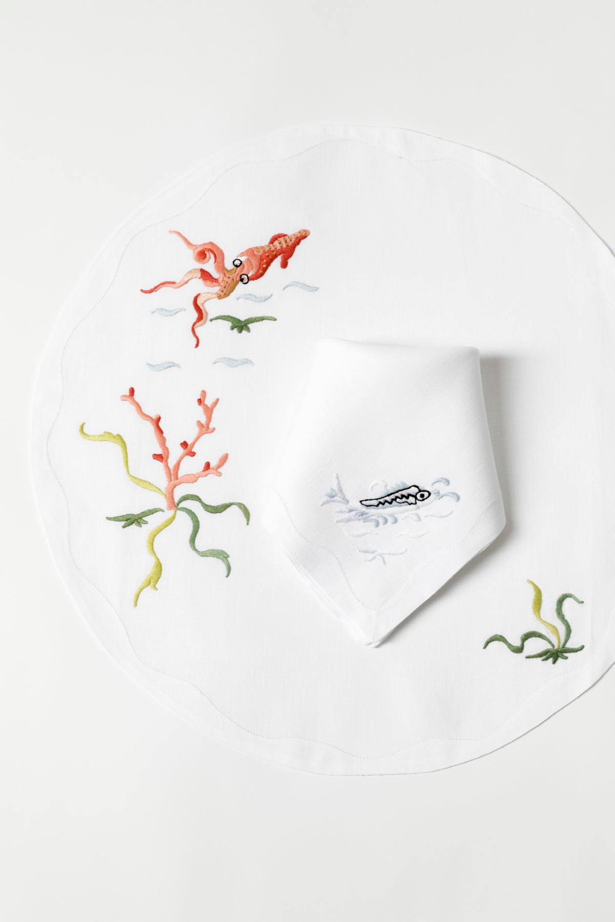 Dinner napkin linen with crustaceans stitched. Made in Madeira, Portugal.