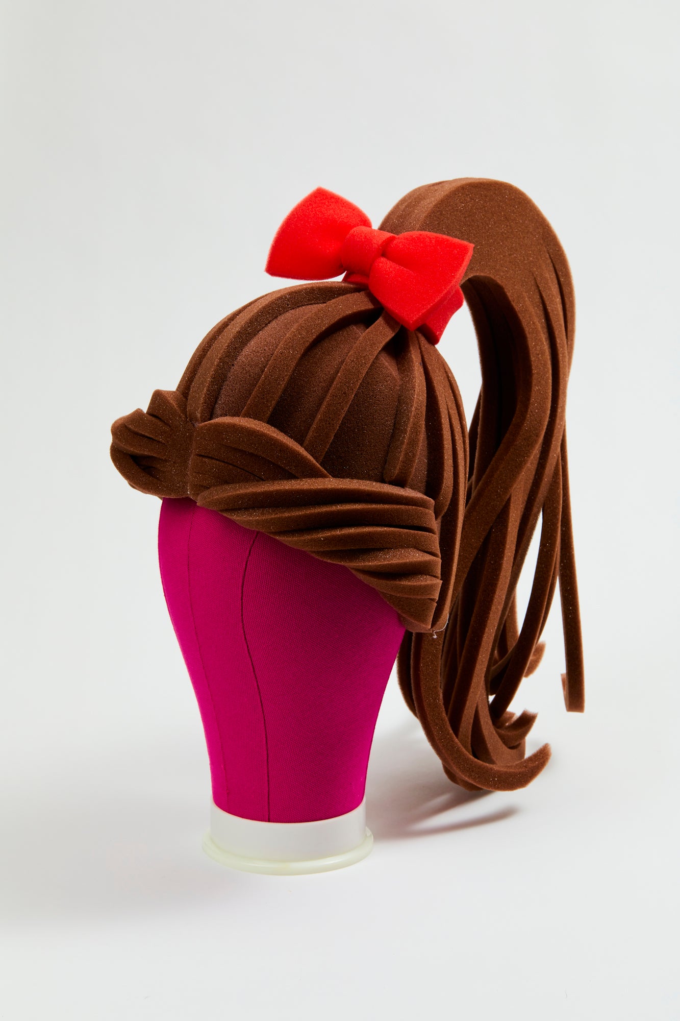 NOT-SO-SERIOUS BRUNETTE PARTY WIG
