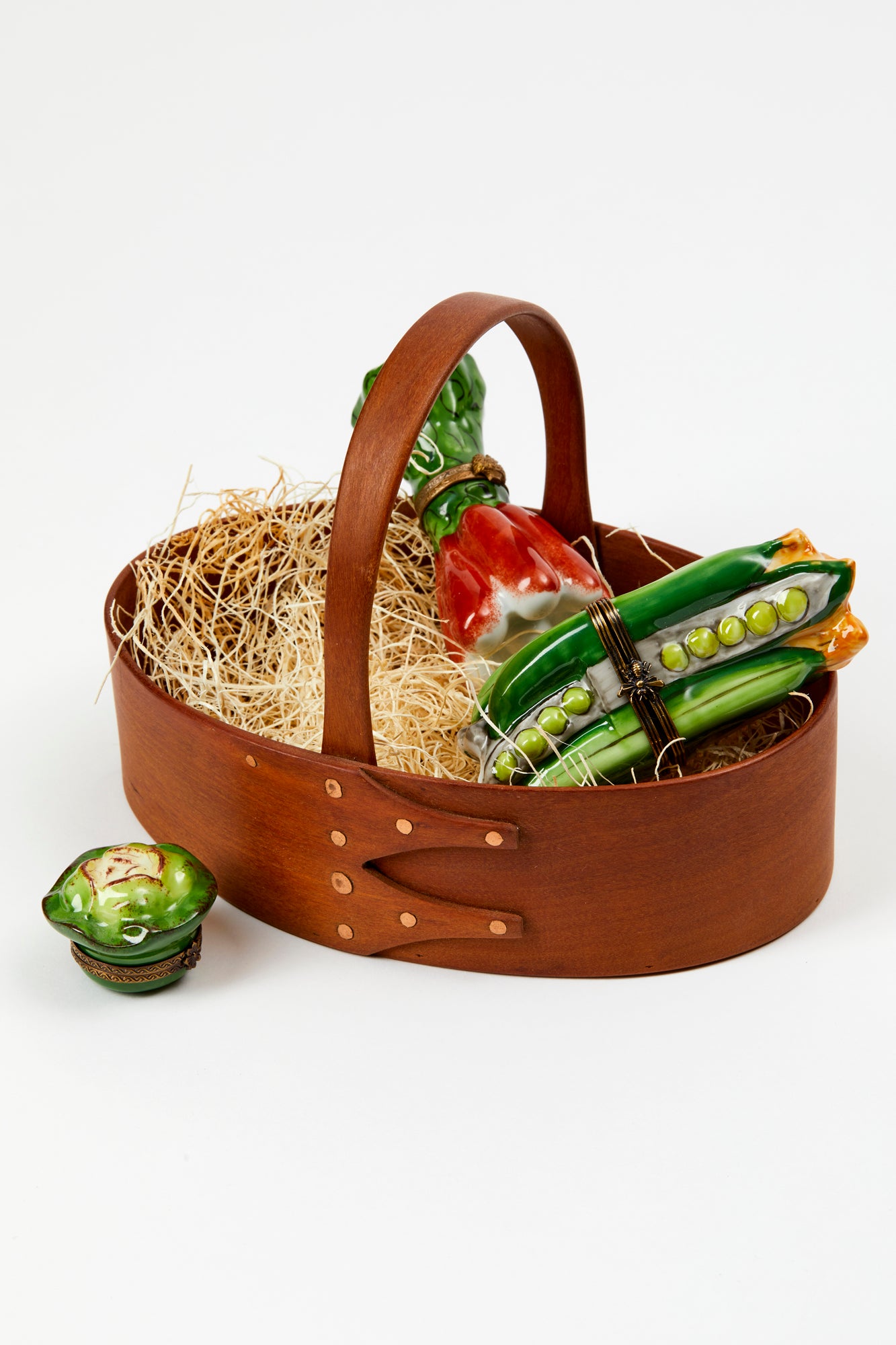 Vintage vegetables limoges boxes.