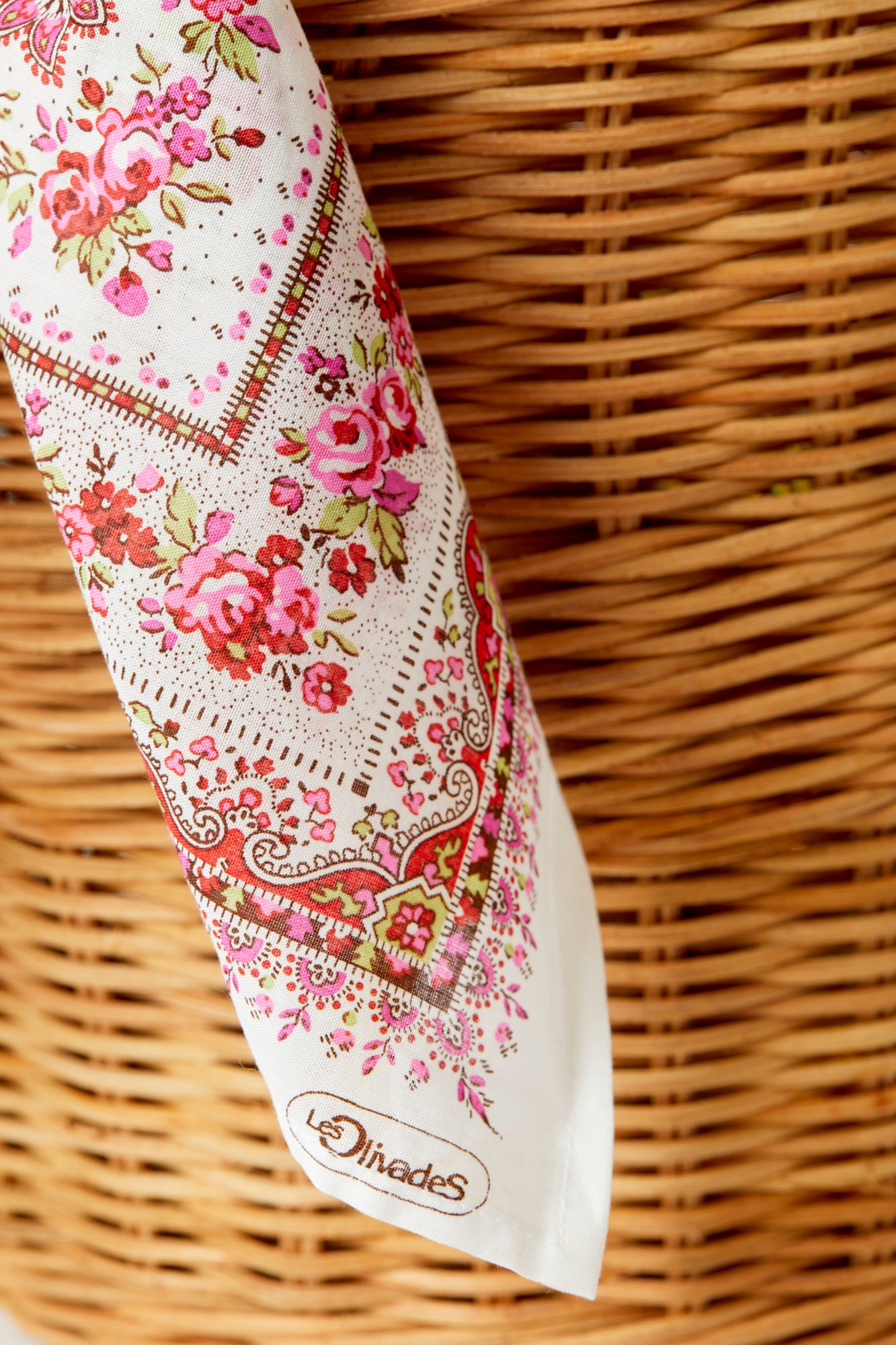 Provençal scarf made by Les Olivades, a family-owned textile printing company located in the area of Avignon.