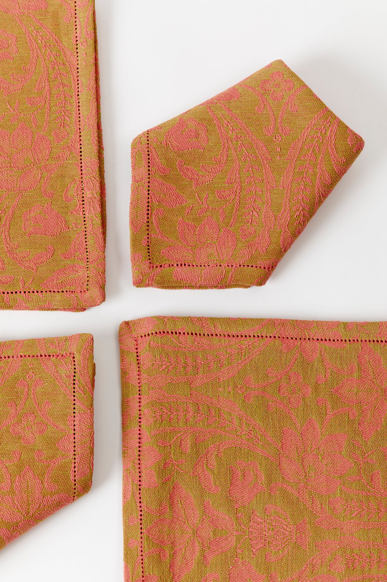CORAL & CHARTREUSE JACQUARD DINNER NAPKIN