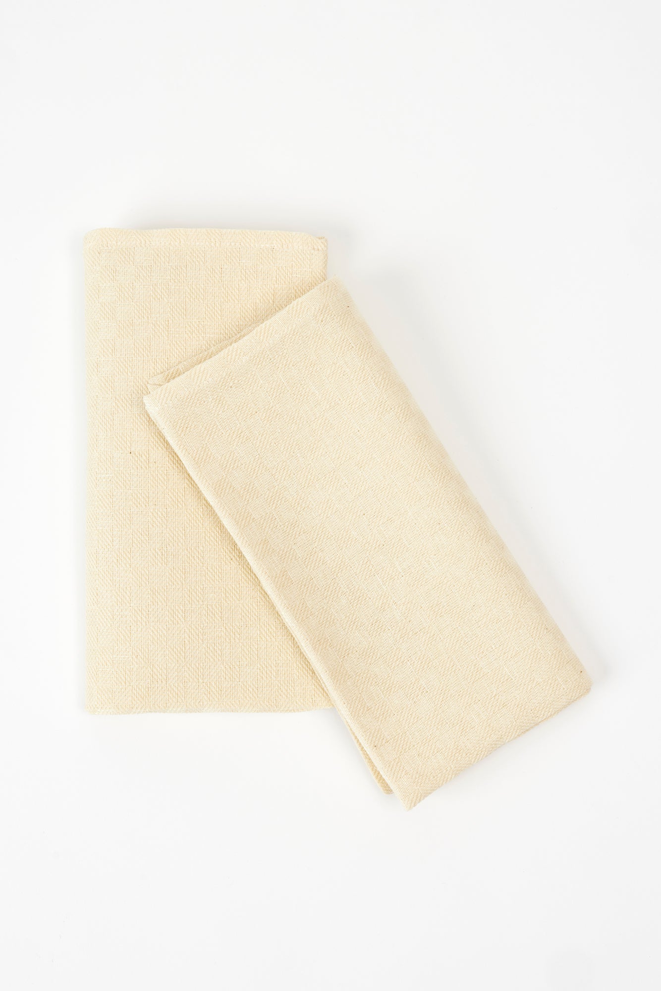 Old fashioned dinner size napkin in heavy-duty blend of 60% linen, 40% cotton. Made by hand in the Tuscan hills.