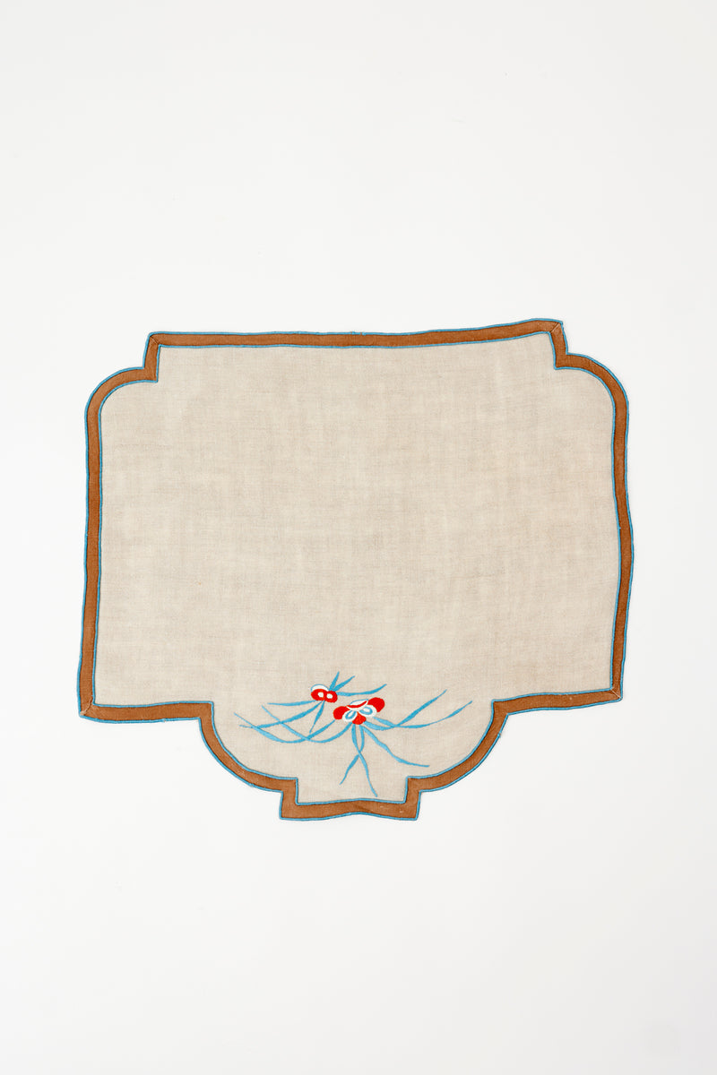 SHOULDERED ARCH PLACEMAT