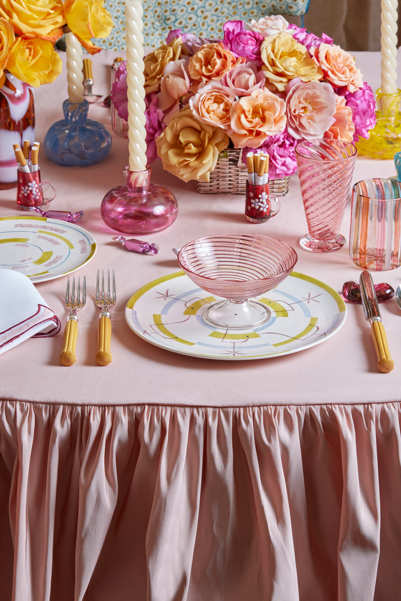 Dinner plates with geometric pattern, designed and hand-painted on fine ceramic.