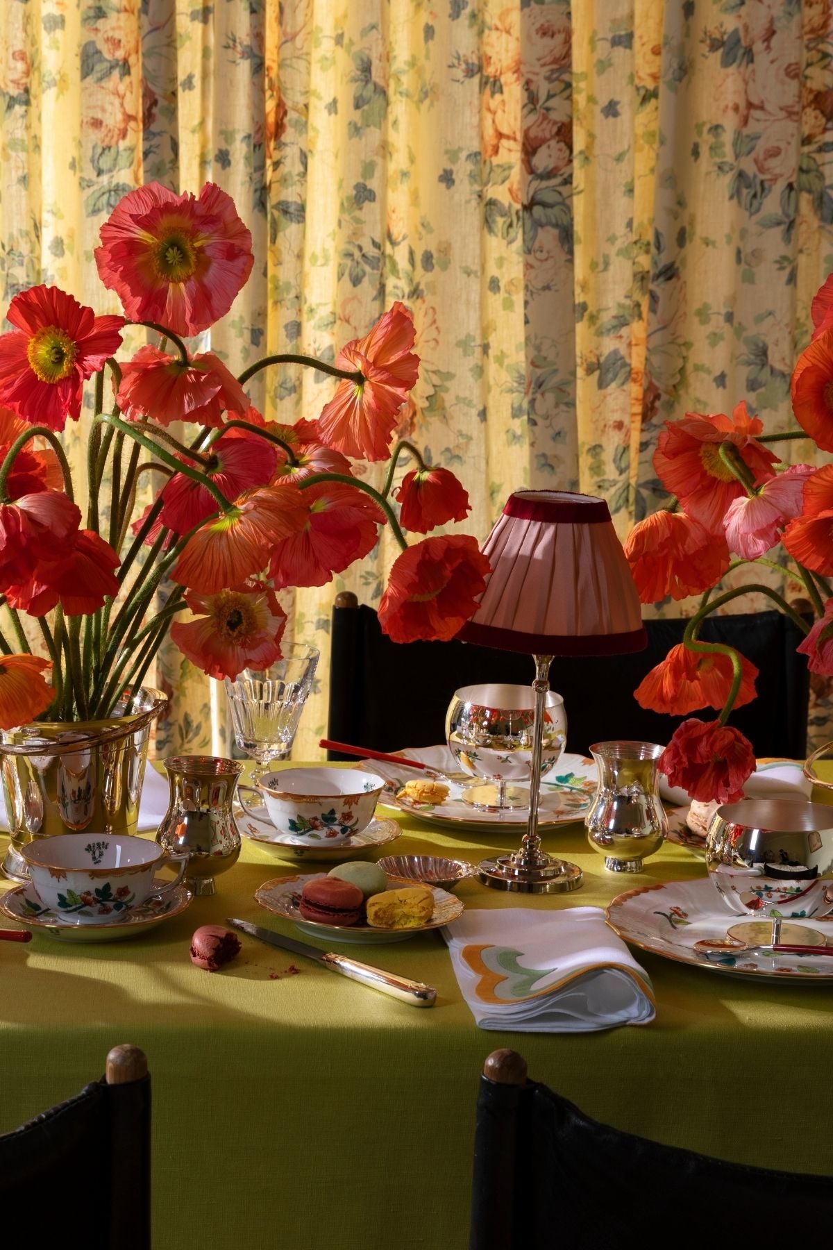 CHARTREUSE RECTANGULAR TABLECLOTH TO THE FLOOR