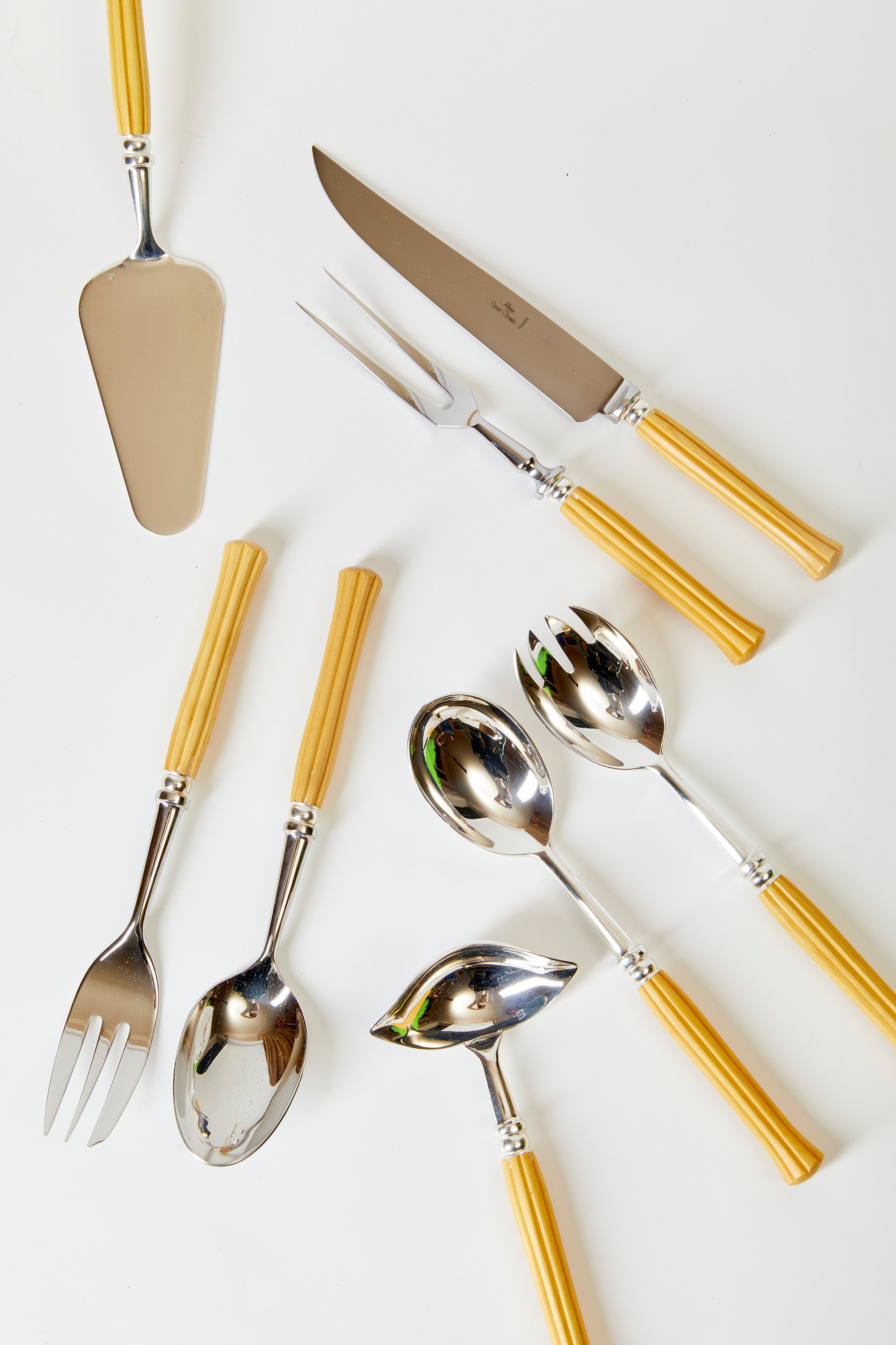 Flatware with fluted boxwood handle.