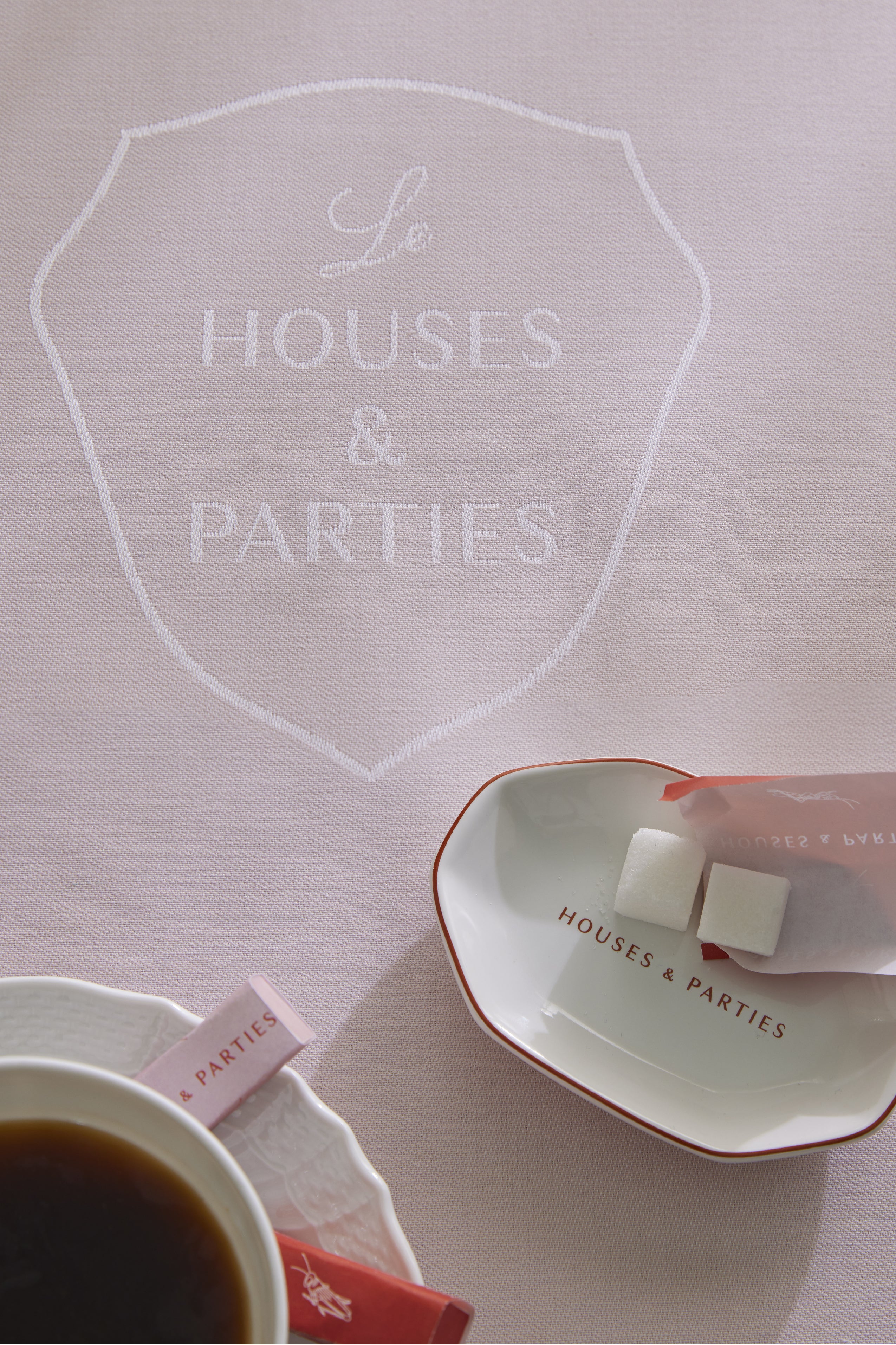 LE HOUSES & PARTIES TABLECLOTH