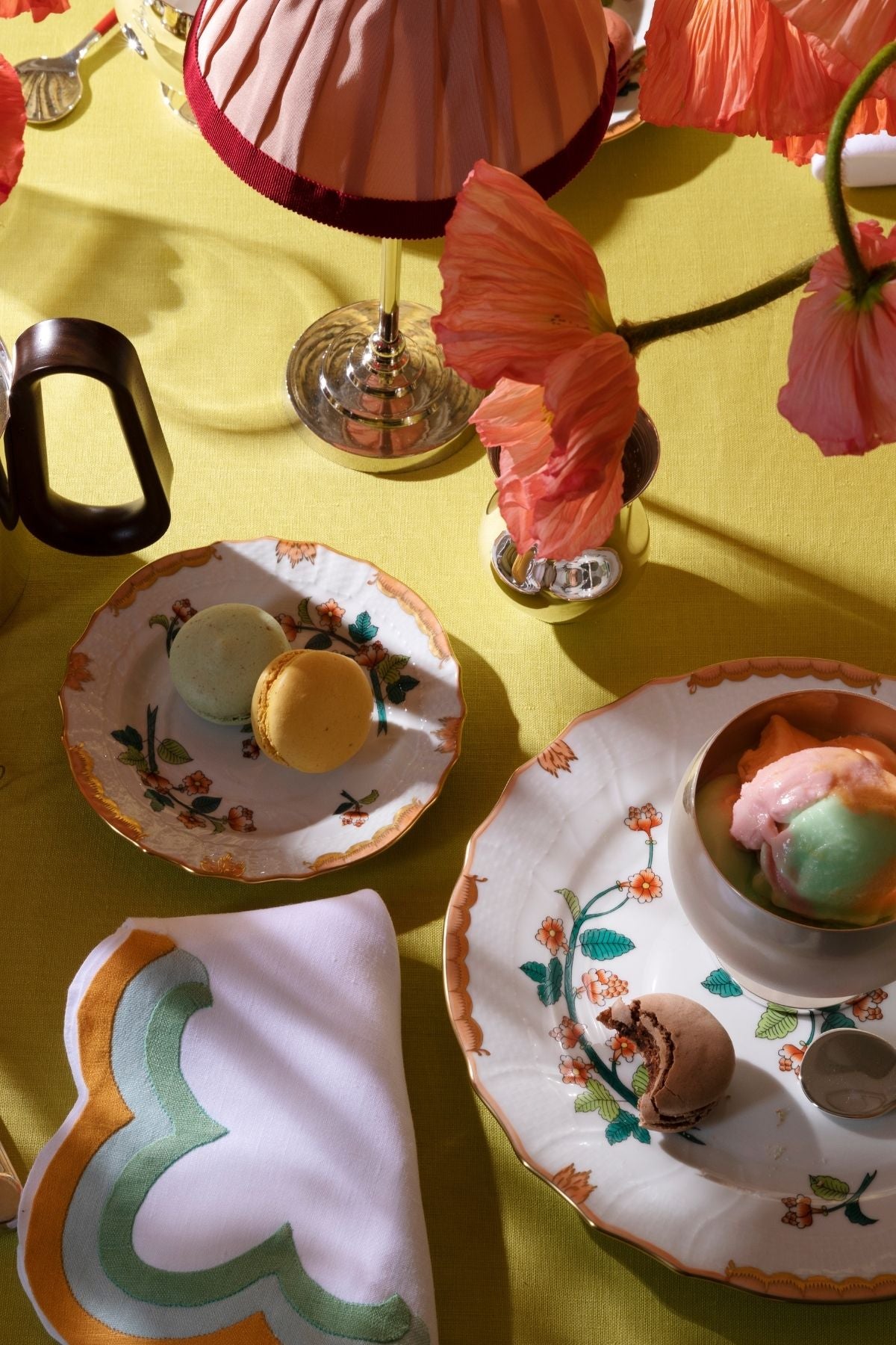 CHARTREUSE RECTANGULAR TABLECLOTH TO THE FLOOR